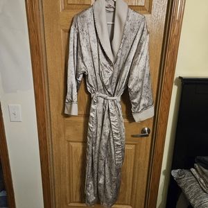 Victoria's Secret Women's M/L silky robe with fleece interior.
